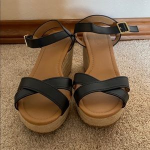 ✨ Black sandals for summertime